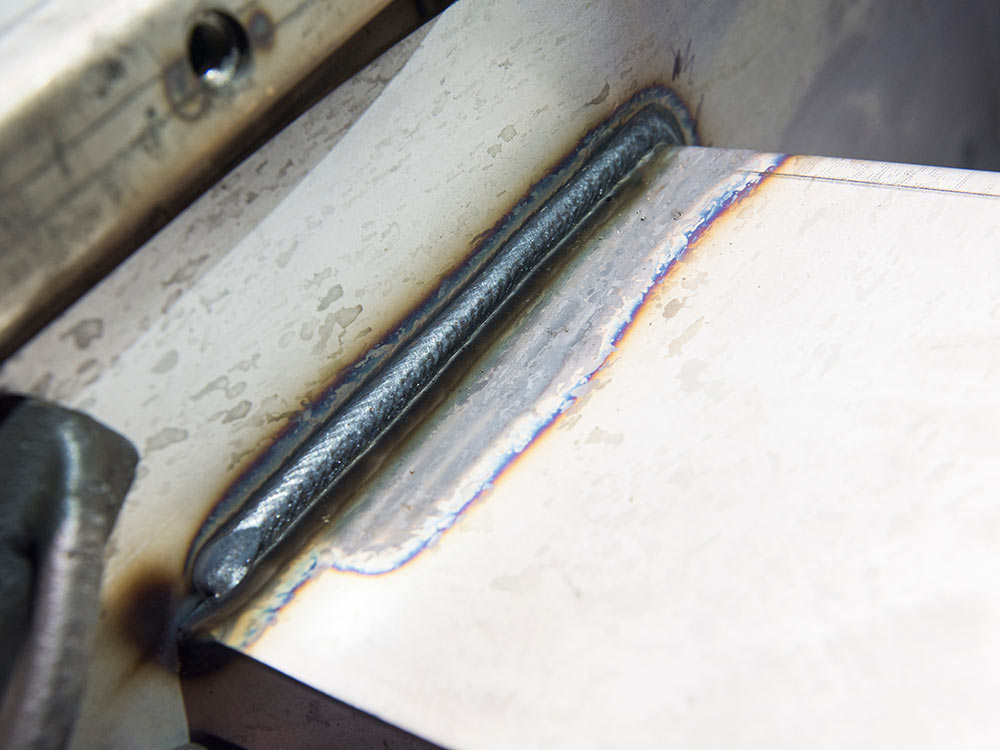 雙工位機(jī)器人焊接應(yīng)用